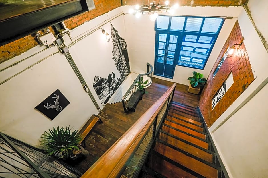 Zeds Hostel Bangkok by ZUZU