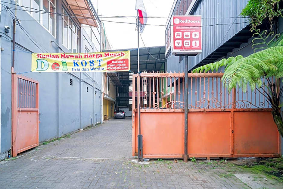 RedDoorz near Flyover Arjosari Malang