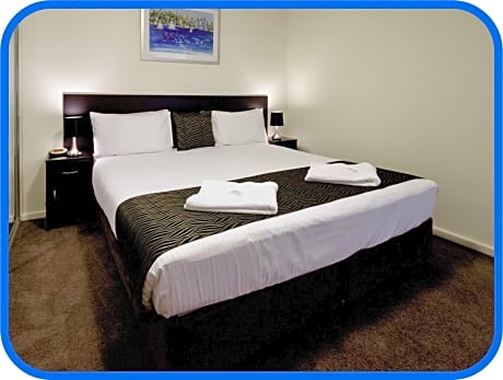 One-Bedroom Apartment with Ocean View