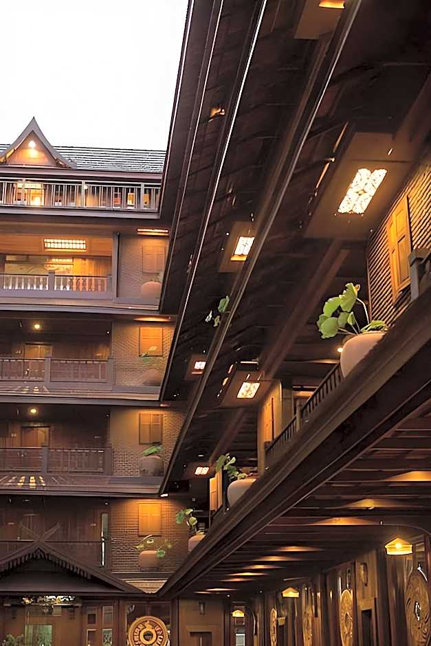 True Siam Rangnam Hotel