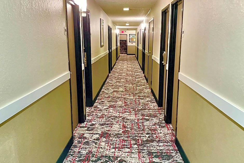 Econo Lodge Cartersville-Emerson Lake Point