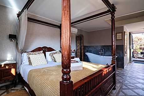 Superior - 1 Double Bed with River View