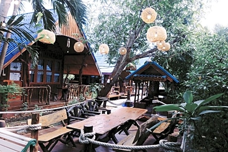 RuenNamyen Resort Amphawa