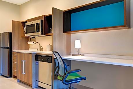 1 Queen Bed Studio Nonsmoking