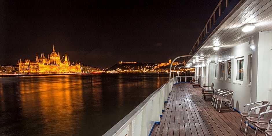 Grand Jules Boat Hotel Budapest