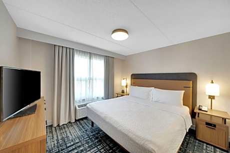 One-Bedroom King Suite - Non-Smoking