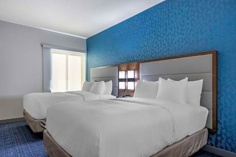 Queen Suite with Two Queen Beds and Hearing Accessible - Accessible/Non-Smoking