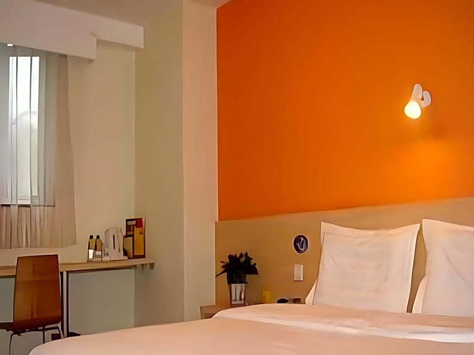 7 Days Inn Guiyang Wenchangge Provincial People's Hospital Metro Station