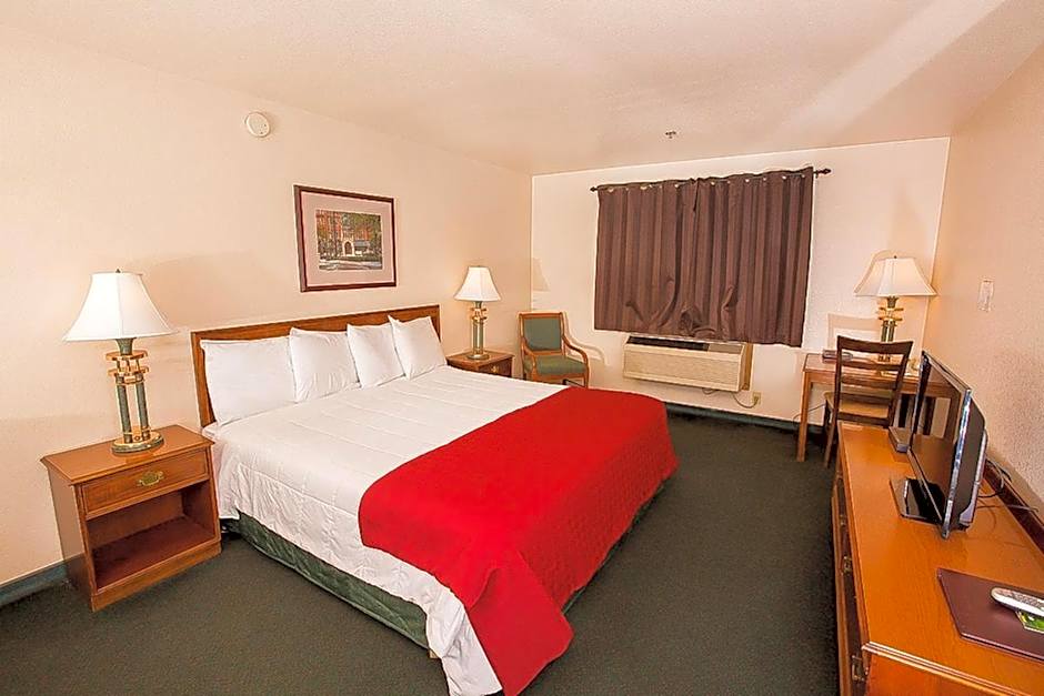 Village Inn & Suites Marysville