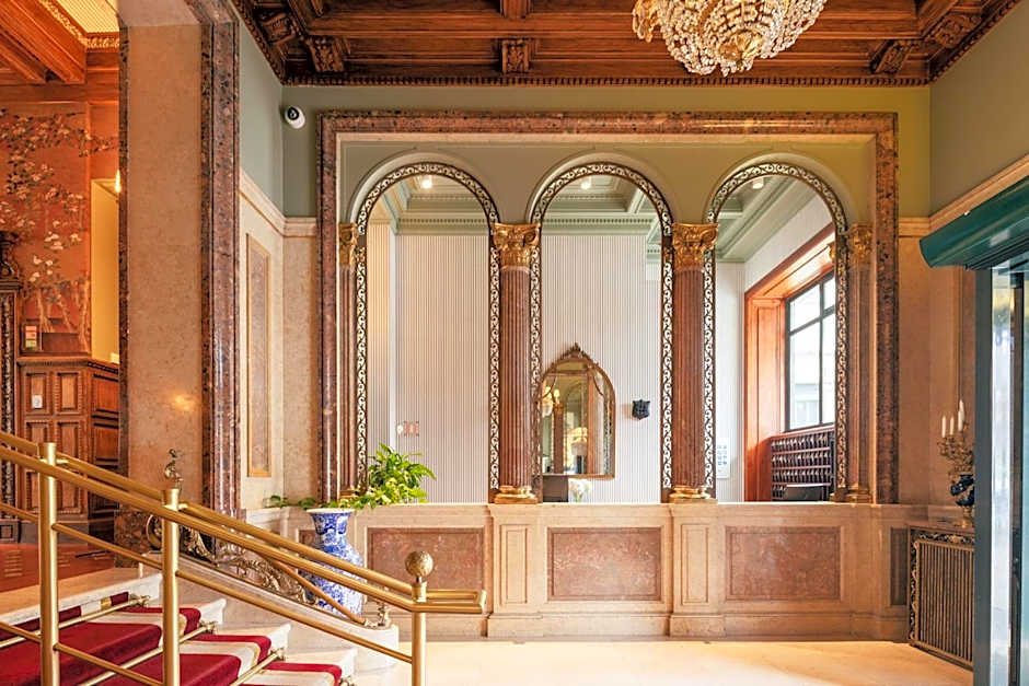 Infante Sagres  Luxury Historic Hotel