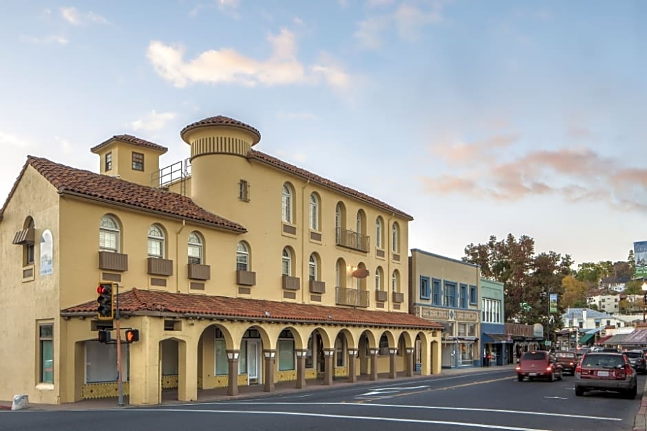 Historic Sonora Inn