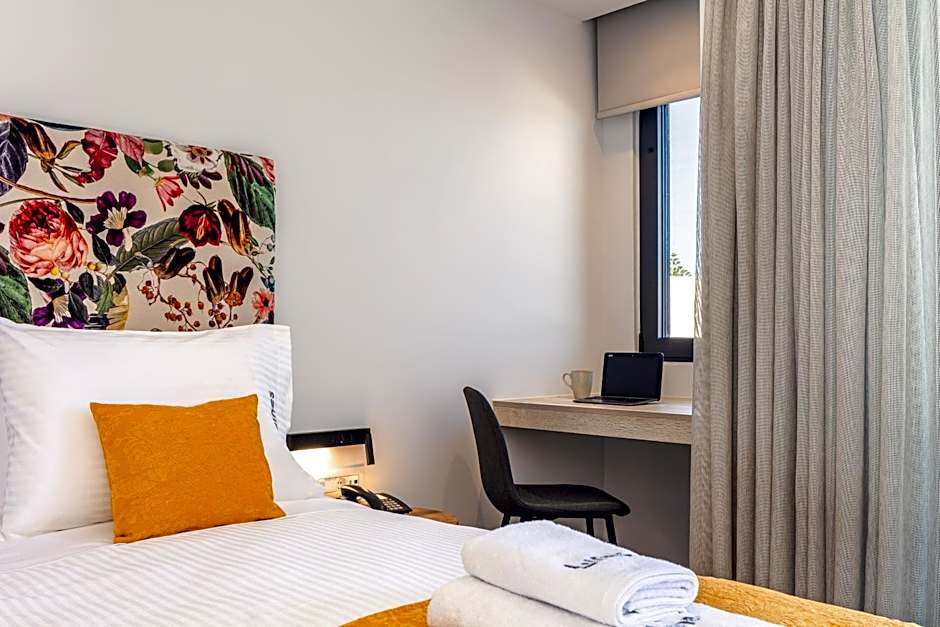 Lines Concept Accommodation