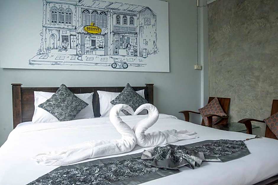Beehive Phuket Oldtown Hostel