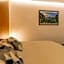 L104 New Studio apt 2Bdrm 1bath fits 6 AC Rooftop L104 New Studio apt 2Bdrm 1bath fits 6 AC Rooftop