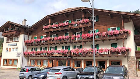 Hotel Rododendro Val di Fassa