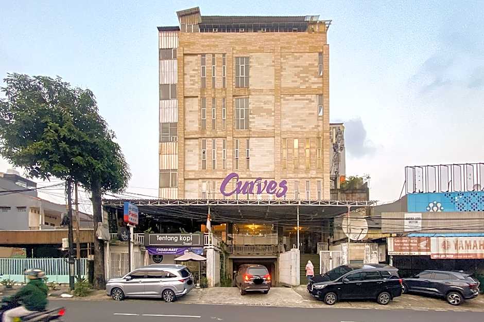 Curves Residence Mitra by RedDoorz – Jakarta, NY