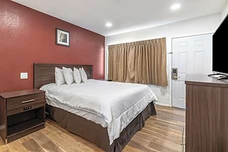 King Room - Accessible/Non Smoking