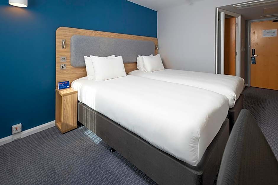 Holiday Inn Express Swindon City Centre By IHG