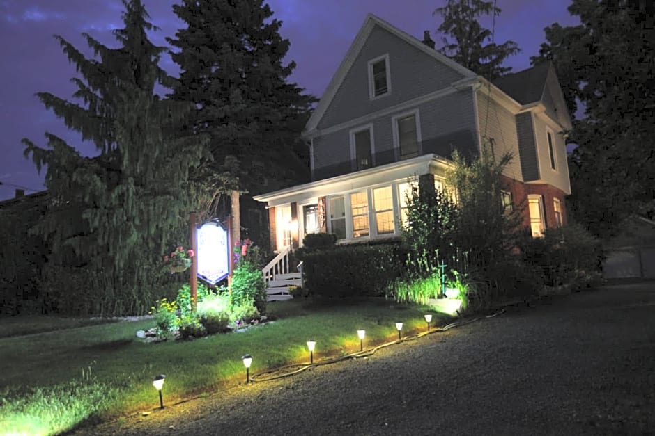 Ambiance By The Falls B&B