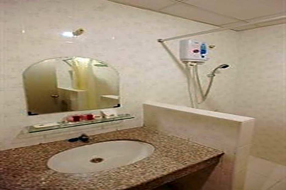 Rafael Mansion Bangkok Airport