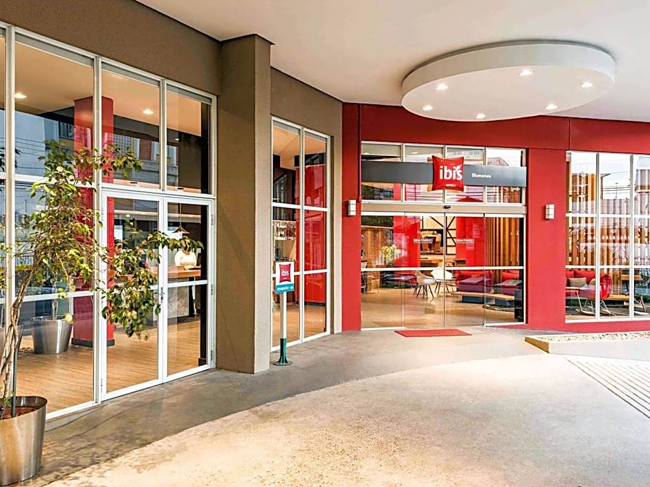 Ibis Blumenau