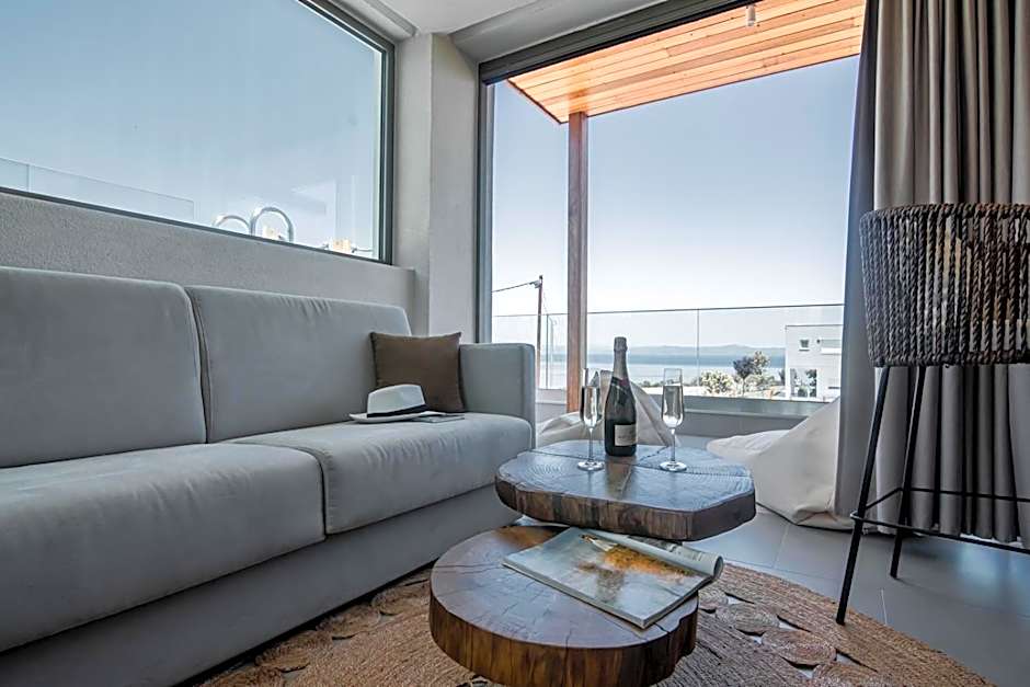 King's & Queen's Afitos - Suites With Private Pool