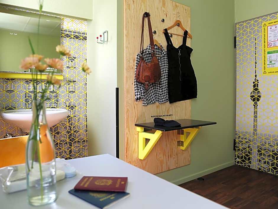 Amstel House Hostel