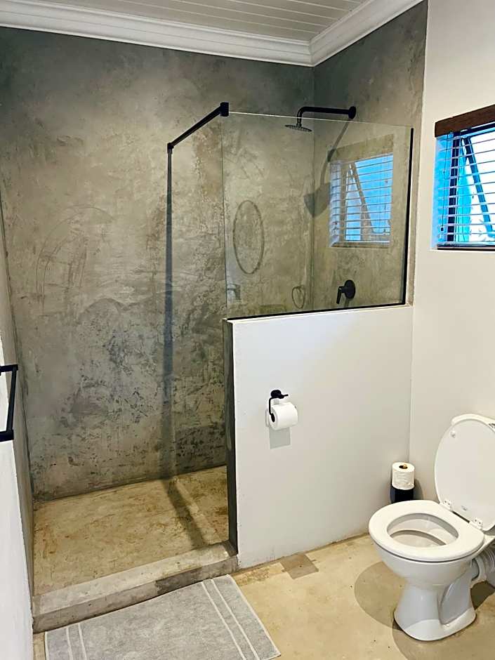 Lighthouse Guesthouse & Cafe