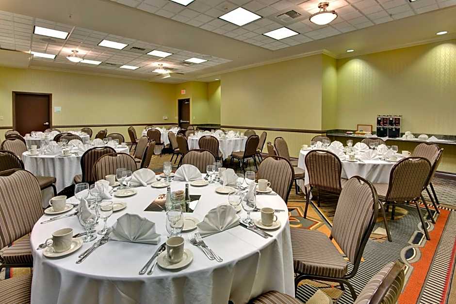 Holiday Inn & Suites Bakersfield by IHG