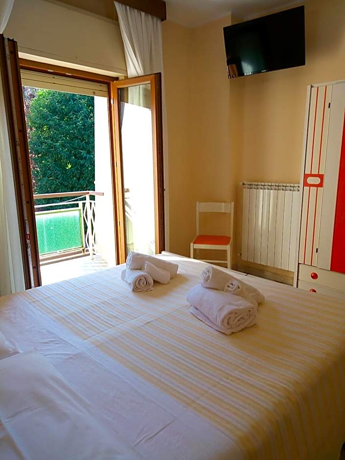 Zdjęcie 1 z 4 — 2 Beds, City View