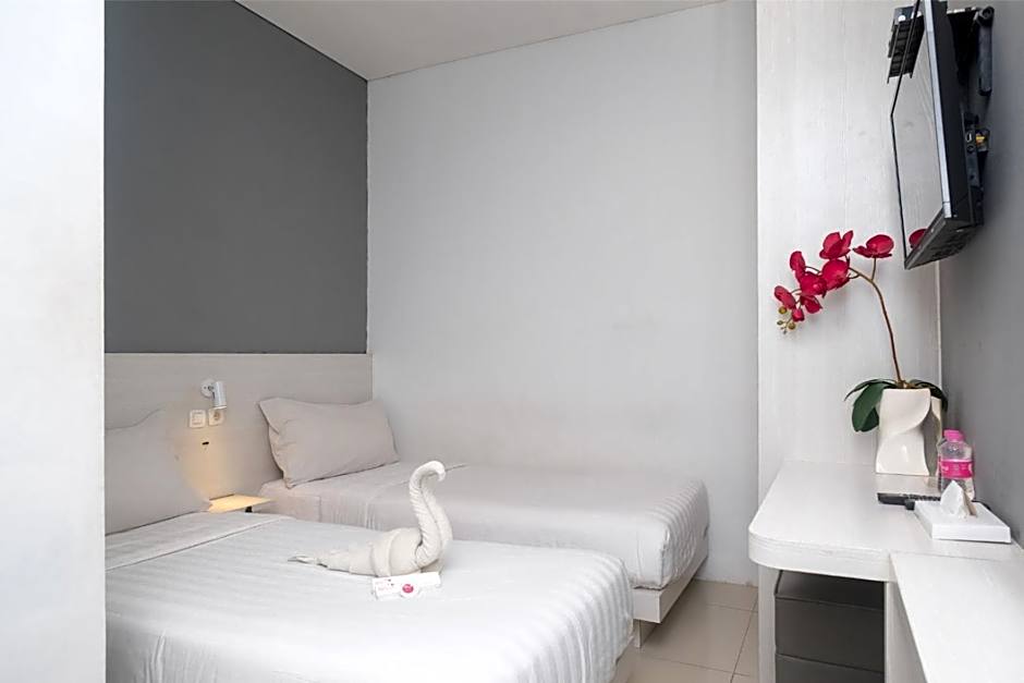 Red Orchid Hotel by Sajiwa