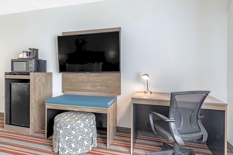 Quality Inn & Suites Sulphur Springs