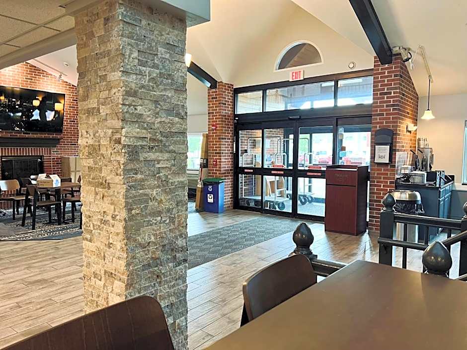 AmericInn by Wyndham Beaver Dam