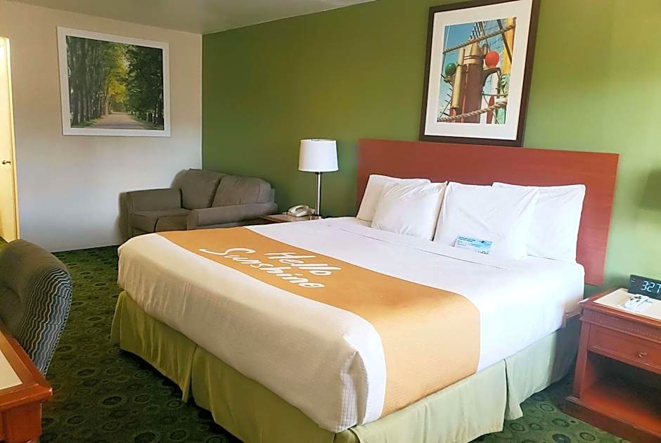 Days Inn by Wyndham Westley