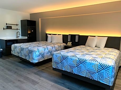 Queen Room with Two Queen Beds - Non-Smoking
