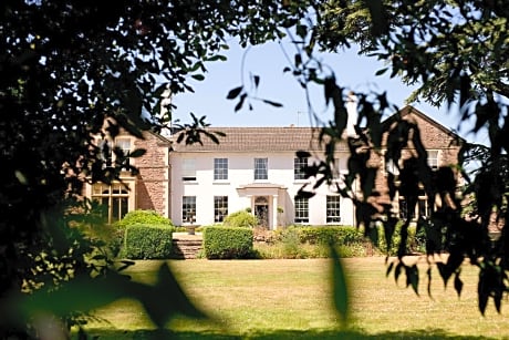 Glewstone Court Country House Hotel