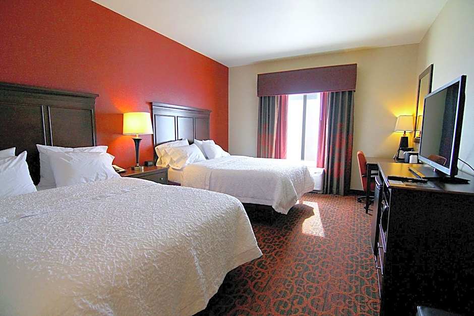 Hampton Inn By Hilton & Suites Grand Forks