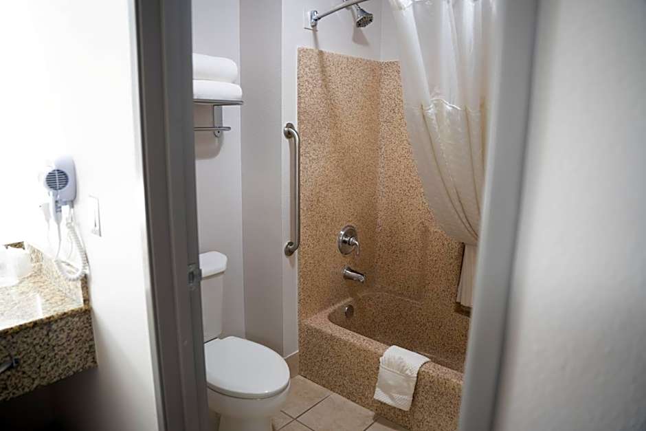Comfort Suites Airport Tukwila Seattle