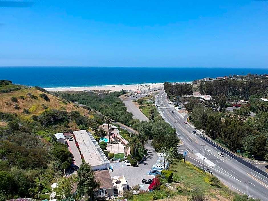 Malibu Country Inn