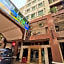 Ease Hotel