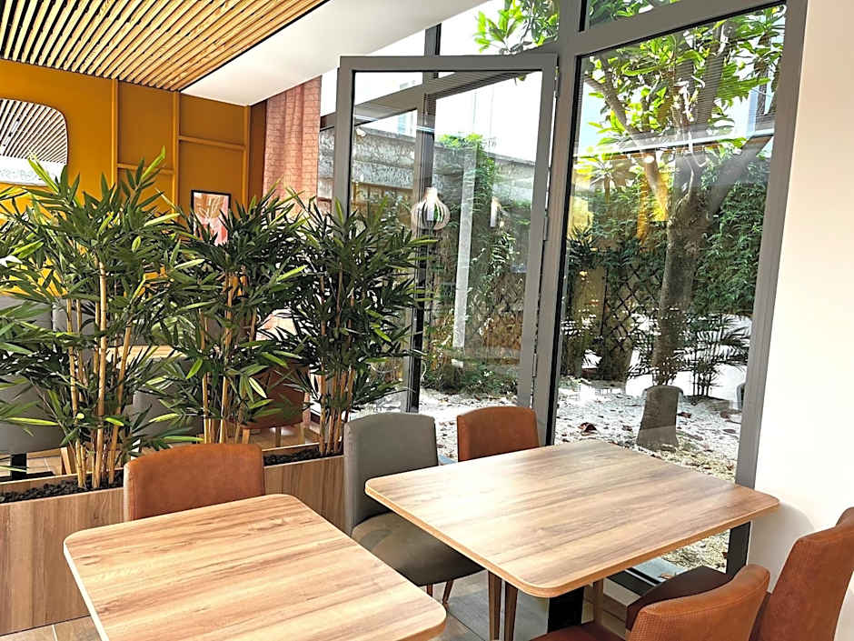 Hôtellerie L'Enclos Rey