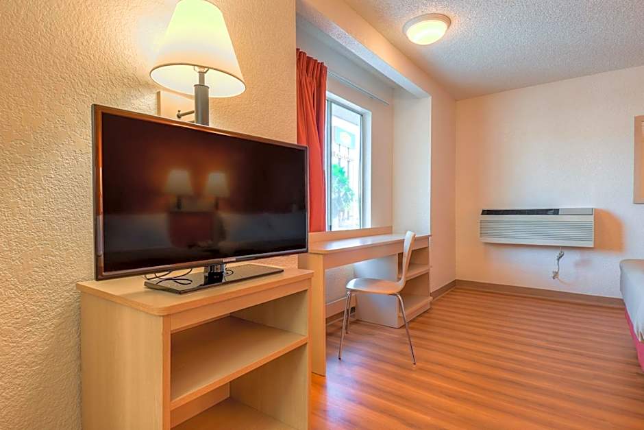 Motel 6-Rowland Heights, CA - Los Angeles - Pomona