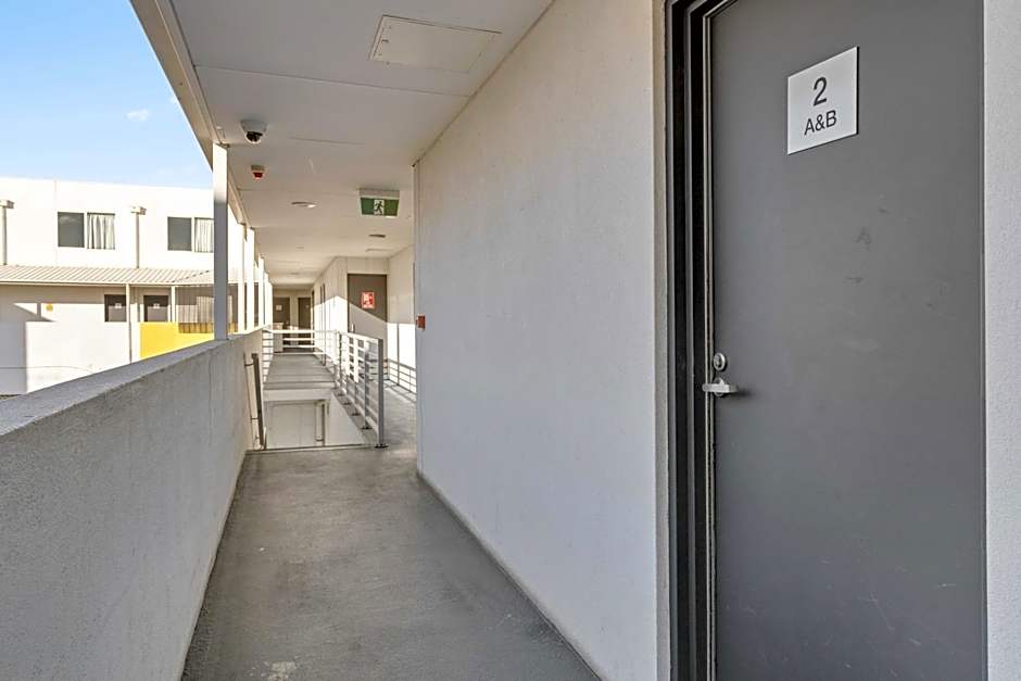 Mawson Lakes Hotel