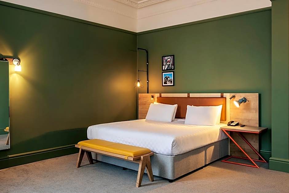 Bristol Grand Hotel By Sunday