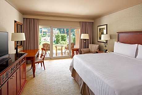 Deluxe Garden Room, 1 King, Balcony