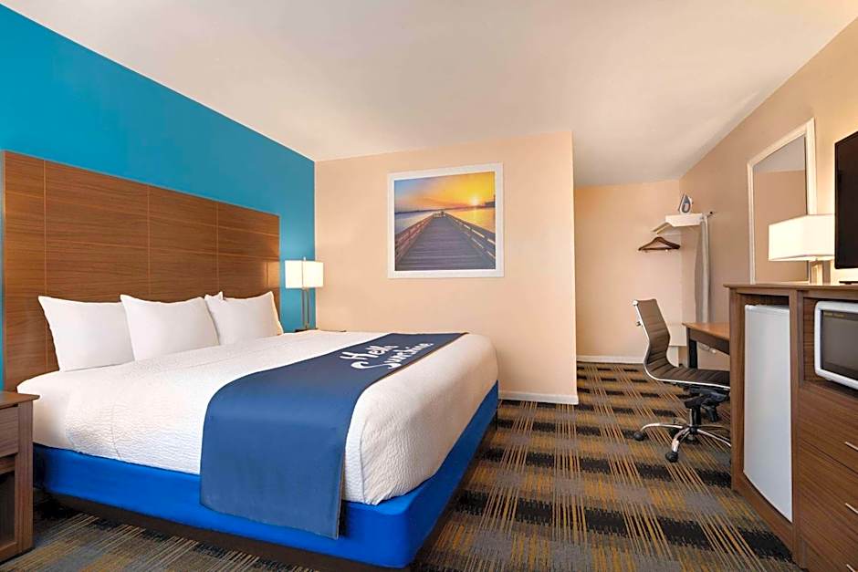 Days Inn by Wyndham Middletown/Newport Area