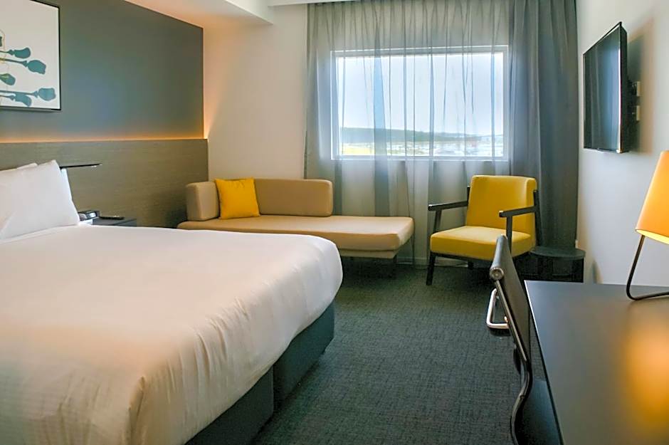 Mercure Sunshine Coast Kawana Waters