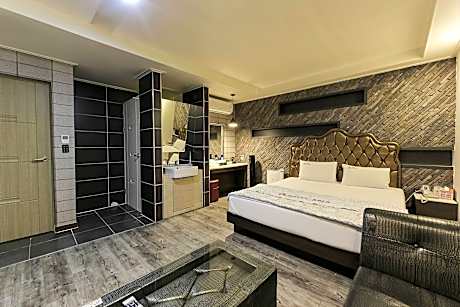 Standard - 1 Double Bed