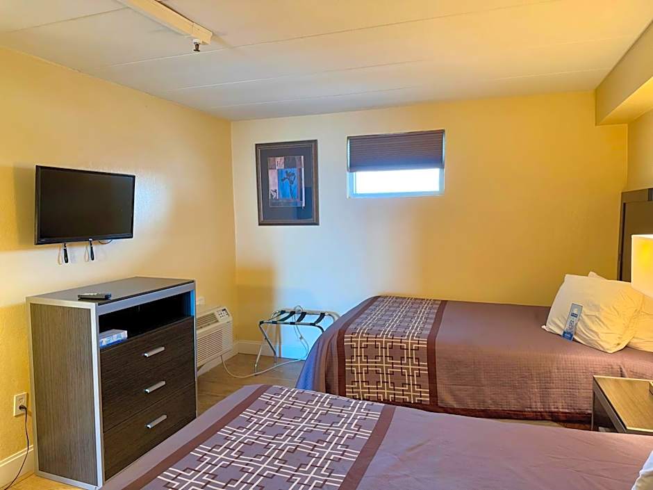 Aquarius Oceanfront Hotel