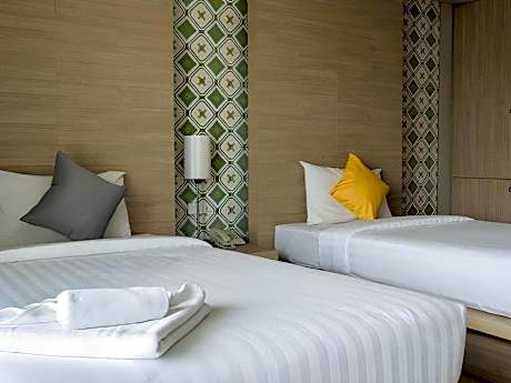 Deluxe Twin Room (Accessible by stairs)